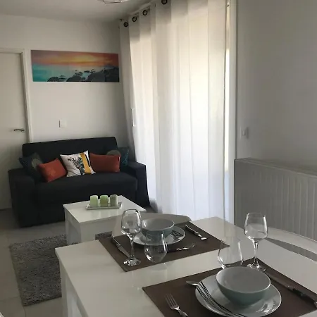 Апартаменты T2 Piscine Parking *