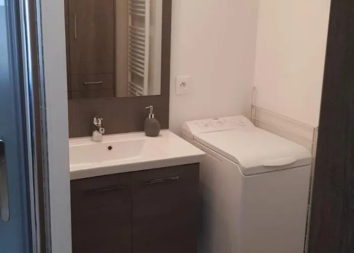 T2 Piscine Parking * Bordeaux